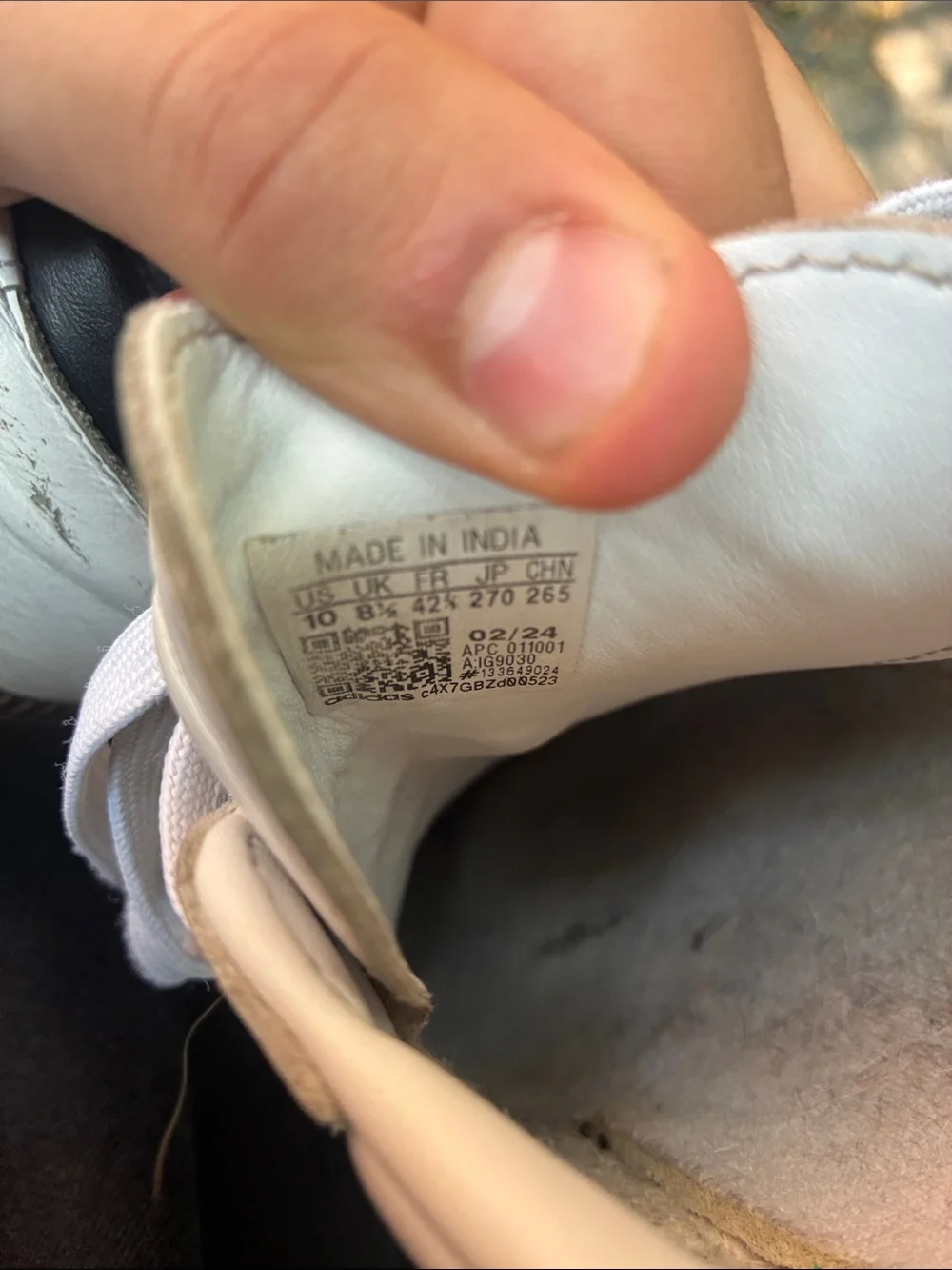 White sambas